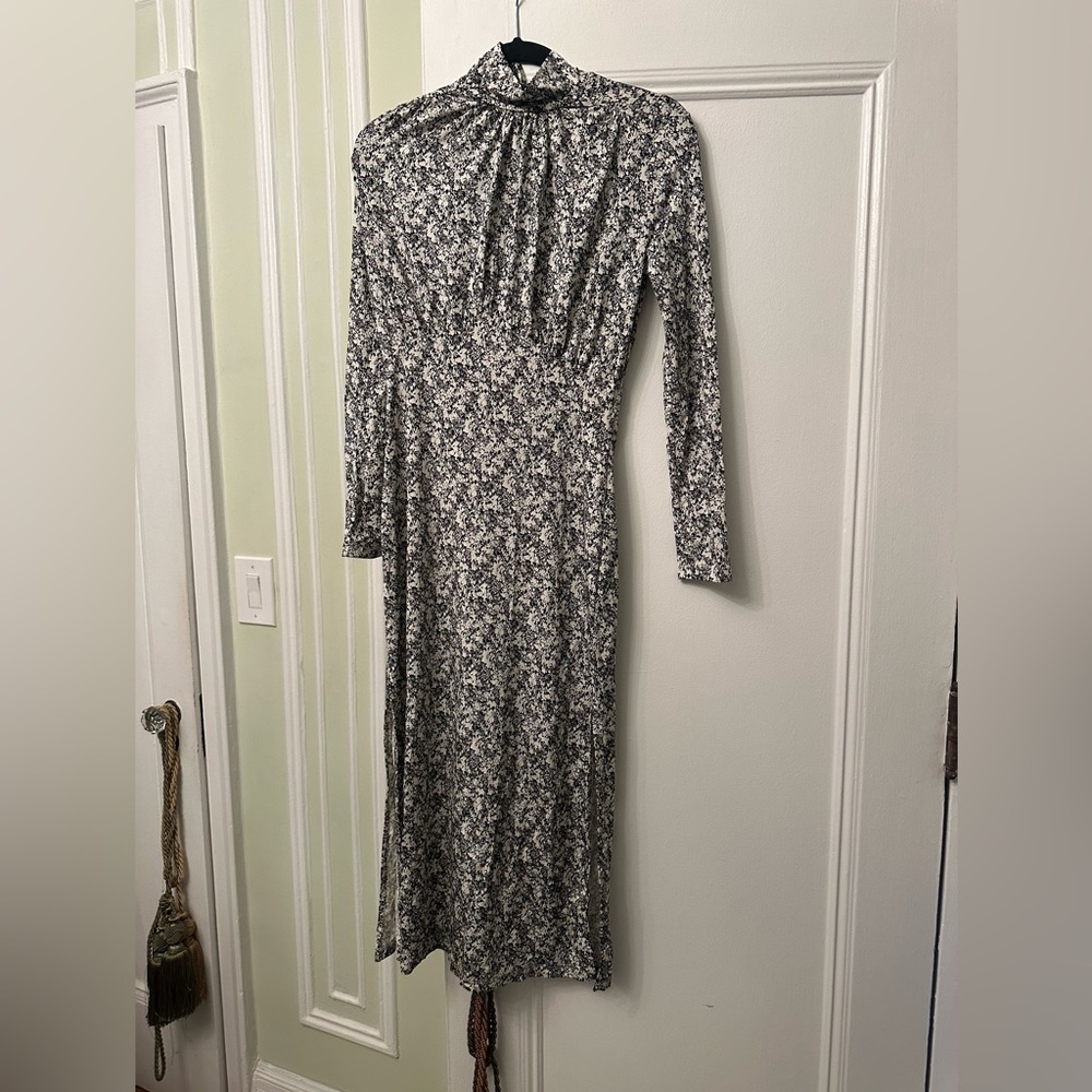 Long sleeve, High neck, Never worn
